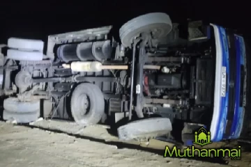 சம்மாந்துறையில் லொரி விபத்து