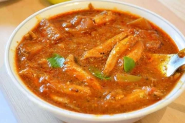 ஊரே மணமணக்கும் நெத்திலி மீன் குழம்பு: எப்படி தயார் செய்வது?