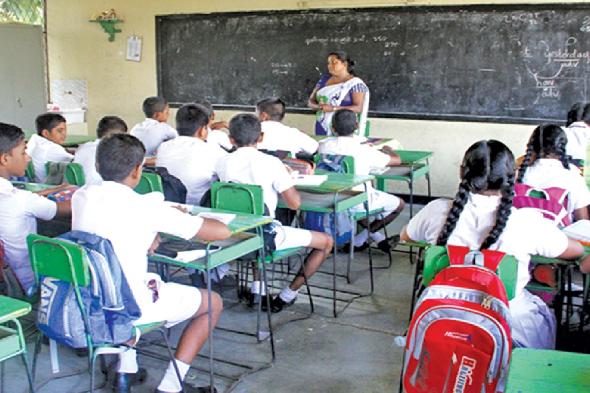 அனுராதபுரத்தில் நாளை முதல் மூடப்படவுள்ள 12 பாடசாலைகள் | 12 Anuradhapura Schools To Close From Tomorrow அனுராதபுரத்தில் நாளை முதல் மூடப்படவுள்ள 12 பாடசாலைகள் | 12 Anuradhapura Schools To Close From Tomorrow