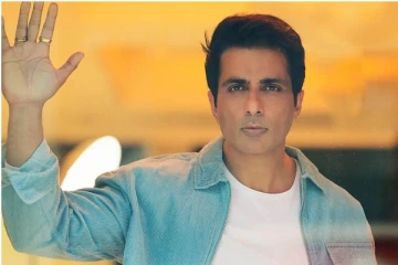 பெரிய அளவில் வரி ஏய்ப்பு செய்த சோனுசூட் - ரசிகர்கள் அதிர்ச்சி