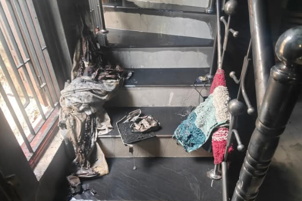 குடும்ப தகராறில் வீட்டுக்கு தீ வைத்த நபர் | Man Sets House On Fire Over Family Dispute