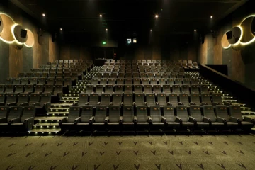 இந்தியாவில் முதல்முறை; சென்னை விமானநிலையத்தில் மல்டிபிளக்ஸ் தியேட்டர்!