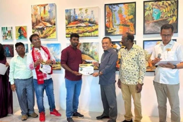 சர்வதேச ஓவியர்களின் கவனத்தை ஈர்த்த மட்டக்களப்பு இளைஞனின் ஓவியக் கண்காட்சி!