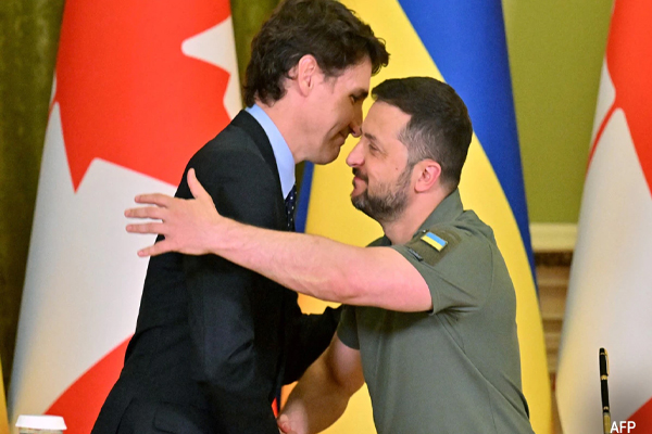 உக்ரைனுக்கு இராணுவ உதவி வழங்க முன்வந்துள்ள கனடா! | Canada Offers Military Aid To Ukraine