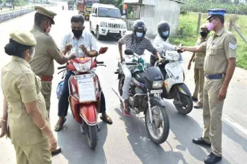 மருந்து கடைக்கு சென்ற இளைஞரை மடக்கி பிடித்த போலீசார்! பின்பு தலைதெறித்து ஓடிய சம்பவம்