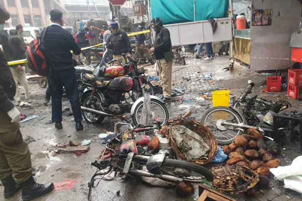 பாகிஸ்தான் - இந்திய எல்லையில் பயங்கர குண்டுவெடிப்பு! - ஐபிசி தமிழ்