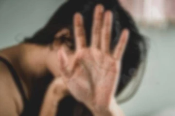 பண்ணை வீட்டில் 31 வயது பெண்ணிடம் தகாத முறையில் நடந்துகொண்ட 81 வயது முதியவர்