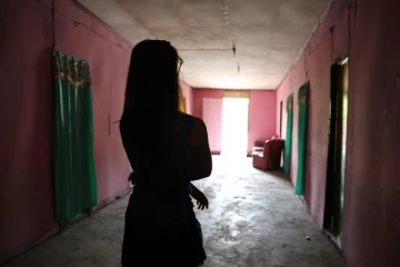 தந்தை பணக்கார தொழிலதிபர் என கூறி பெருந்தொகை பணத்தை மோசடி செய்த யாழ். சகோதரிகள்