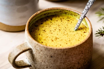 குறித்த பிரச்னை உள்ளவர்கள் மஞ்சள் பாலை தவிர்க்க வேண்டுமா!