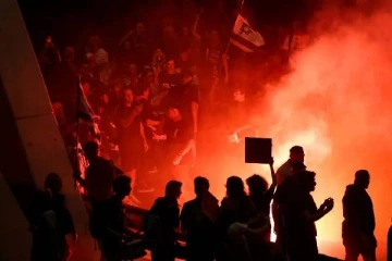 நெதன்யாகுவுக்கு எதிராக திரண்ட ஆயிரக்கணக்கான இஸ்ரேல் மக்கள்: காஸா போர் தொடங்கி 6 மாதம்