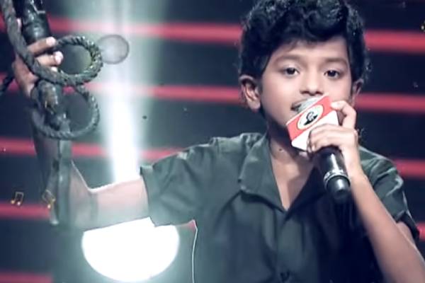 சரிகமப - வில் குட்டி எம்.ஜி.ஆர் ஆக மாறிய குழந்தை... துள்ளி குதித்த நடுவர்கள் | Saregamapa Lil Champs Season 5 31Jan 1Feb Sat Sun