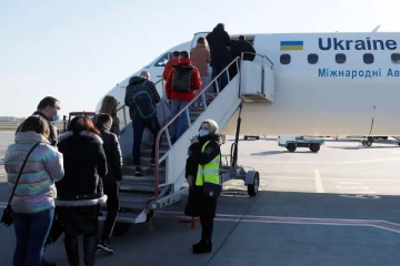 ரஷ்யாவை விட்டு  உடனே வெளியேறுங்கள்! உக்ரேனியர்களுக்கு வெளியுறவுத்துறை அமைச்சகம் உத்தரவு