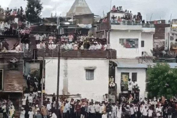 Gotmar stone pelting festival madhya pradesh