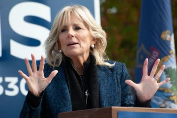 புலம்பெயர்ந்த உக்ரேனிய தாய்மார்களை சந்திக்கவுள்ள அதிபர் ஜோ பைடனின் மனைவி!