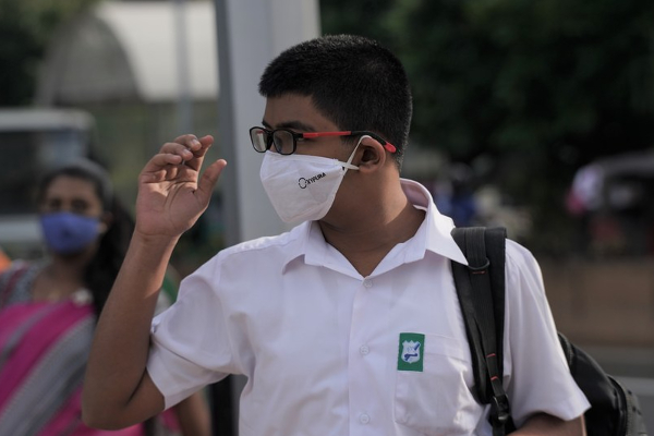 இலங்கையில் ஆயிரக்கணக்கான பாடசாலைகளை மூடுவதற்கு திட்டம் | Thousands Of Schools Are Locked In Sri Lanka