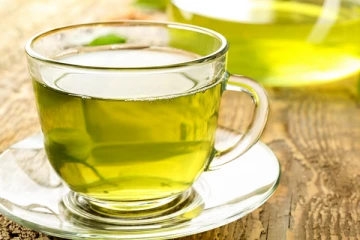 தூங்குவதற்கு முன் கிரீன் டீ குடிப்பது நல்லதா? அப்படி குடிச்சா என்ன நடக்கும்?