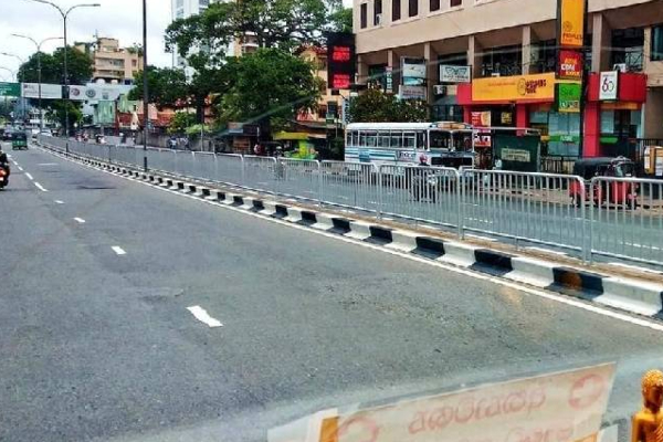 மக்கள் நடமாட்டம் இன்றி வெறிச்சோடி காணப்படும் இலங்கையின் முக்கிய பகுதி! | Colombo That Is Deserted Without People Moving மக்கள் நடமாட்டம் இன்றி வெறிச்சோடி காணப்படும் இலங்கையின் முக்கிய பகுதி! | Colombo That Is Deserted Without People Moving