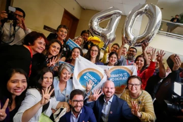 நாடொன்றில் வார வேலை நேரம் 45 மணி நேரத்தில் இருந்து 40 மணி நேரமாக குறைப்பு!