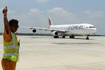 குற்றவாளிகள் தப்பியோடுகிறார்கள்;  விமான நிலையத்தை மூடுங்கள்!