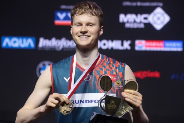 போட்டி நடத்த தகுதியான இடமில்லை - இந்திய ஓபனில் இருந்து விலகிய உலக சாம்பியன் | Anders Antonsen Left India Open For Air Pollution