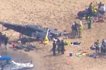 ගුවනේ දී හෙලිකොප්ටර් යානා දෙකක් එකිනෙක ගැටෙයි..