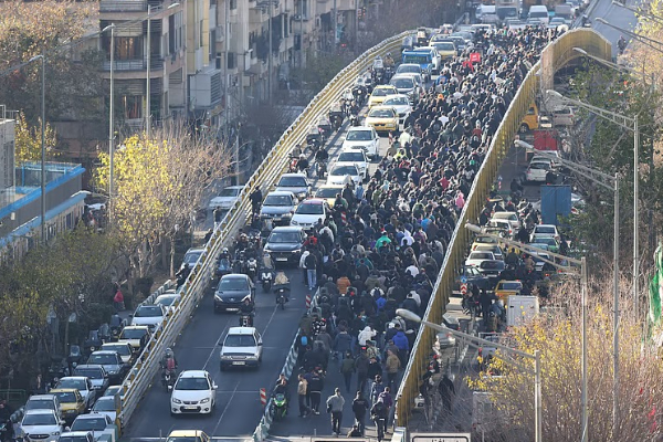 ஈரானில் 13ஆவது நாளாகத் தீவிரமடைந்துள்ள மக்கள் போராட்டம் | Protests In Iran Intensify For 13Th Day