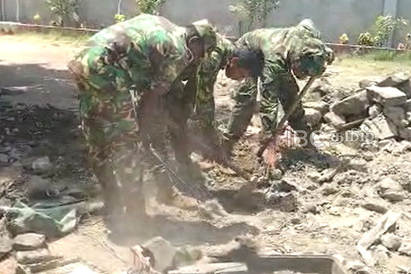 கிளிநொச்சியில் விசேட அதிரடிப்படை ஆயுதம் தேடி அகழ்வு | Special Operations For Weapons In Kilinochchi