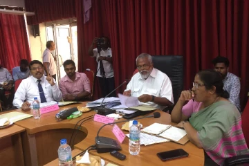 கிளிநொச்சியில் சட்டவிரோத மண் அகழ்வு தடுக்கப்பட வேண்டும்: டக்ளஸ் தேவானந்தா(Photos)