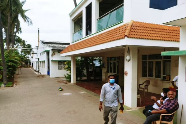 முன்னாள் அமைச்சர் வீட்டில் ரெய்டு! அரசியல் களத்தில் தொடங்கியது சோதனை! | Ex Minister M R Vijayabaskar House Vigilance Raid முன்னாள் அமைச்சர் வீட்டில் ரெய்டு! அரசியல் களத்தில் தொடங்கியது சோதனை! | Ex Minister M R Vijayabaskar House Vigilance Raid