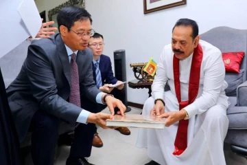 නව චීන තානාපතිවරයා මහින්ද රාජපක්ෂ හමුවීමට නිවසටම යයි