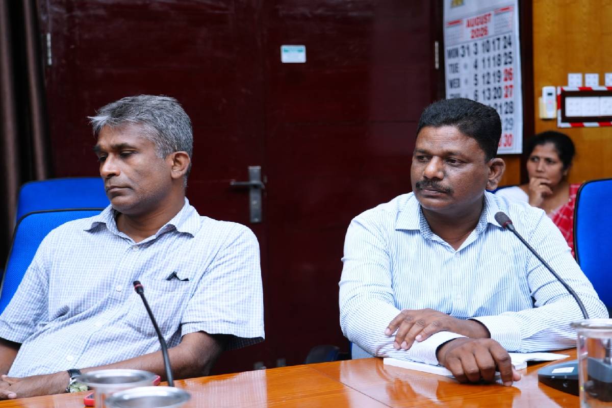 யாழில் அதிகரிக்கும் தற்கொலை சம்பவங்கள் ; வட மாகாண ஆளுநர் வேதநாயகன் கவலை | Suicide Incidents Increasing In Jaffna Vedanayagan யாழில் அதிகரிக்கும் தற்கொலை சம்பவங்கள் ; வட மாகாண ஆளுநர் வேதநாயகன் கவலை | Suicide Incidents Increasing In Jaffna Vedanayagan