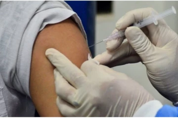 தடுப்பூசிகளை செலுத்திக் கொண்ட பலர் கோவிட் தொற்றால் உயிரிழந்துள்ளதாக தகவல்