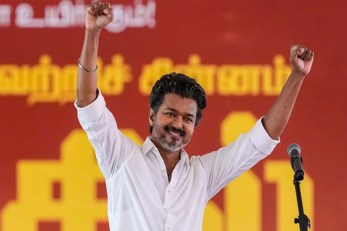 லட்சங்களில் மாறிய விஜய்யின் சம்பளம்! கோடிகளில் புரண்டவருக்கு வேறு என்ன சலுகைகள் உண்டு? | Vijay Earn Crore In Flim But Chief Minister Salary