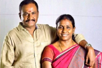 இறந்த நடிகர் மாரிமுத்துவின் மனைவி தாலியை என்ன செய்திருக்கிறார் பாருங்க