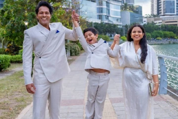 හැමෝම ආදරය කරන රොෂාන් රණවනගේ 12 වෙනි Anniversary එකේ වෙනස්ම තාලේ Photoshoot එක මෙන්න