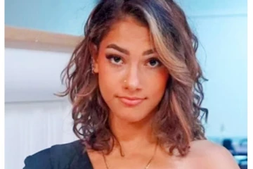 தந்தையின் இறந்த உடல் அருகே இளம்பெண் செய்த செயல்: கண்டனங்கள் தெரிவித்த மக்கள்