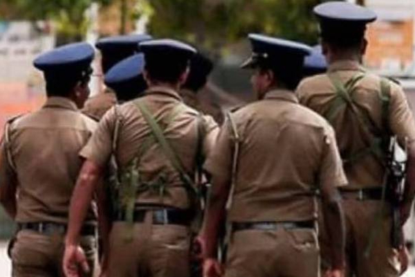 இலங்கையில் இரு பேருந்துகள் மோதி பயங்கர விபத்து: 4 பேர் நிலை கவலைக்கிடம்! | Two Buses Accident In Sri Lanka 13 Peoples Injured