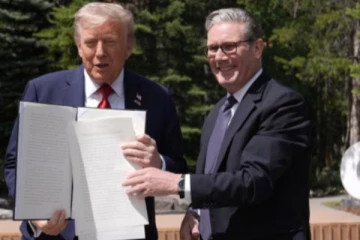 வர்த்தக ஒப்பந்தத்தில் கைச்சாத்திட்ட அமெரிக்கா- இங்கிலாந்து