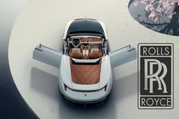 ரூ.209 கோடியில் சொகுசு காரை வெளியிட்ட Rolls Royce! மரத்துண்டுகளை வைத்து உருவாக்கப்பட்டதா?