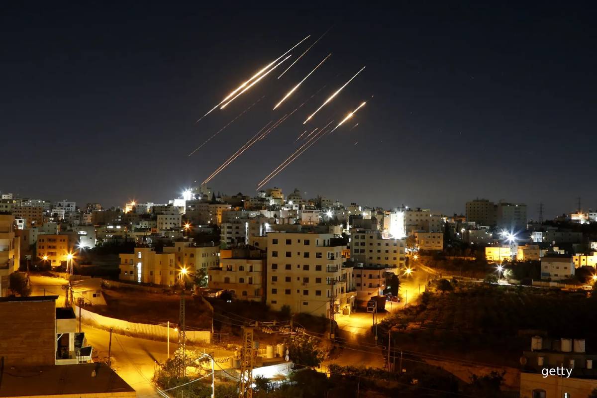 ஈரானின் ஏவுகணை வீச்சில் குலைநடுங்கிப் போன இஸ்ரேல்: வெளிவரும் அதிரவைக்கும் தகவல் | Israel Critically Ballistic Missile ஈரானின் ஏவுகணை வீச்சில் குலைநடுங்கிப் போன இஸ்ரேல்: வெளிவரும் அதிரவைக்கும் தகவல் | Israel Critically Ballistic Missile