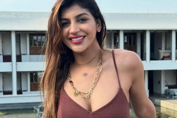 நடிகை யாஷிகா ஆனந்த் உச்சகட்ட கவர்ச்சி போட்டோஷூட்