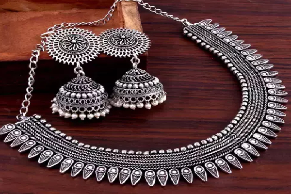 நகை பிரியர்களுக்கு ஷாக் கொடுத்த தங்கவிலை! | Gold Prices Gave A Shock To Jewelry Lovers