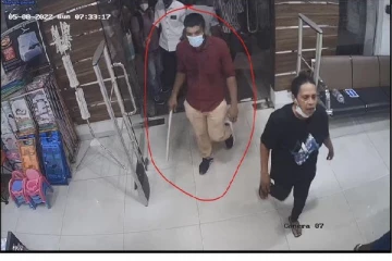 இவர்களை பற்றி தெரியுமா - பொதுமக்களின் உதவியை நாடிய காவல்துறை (படங்கள்)