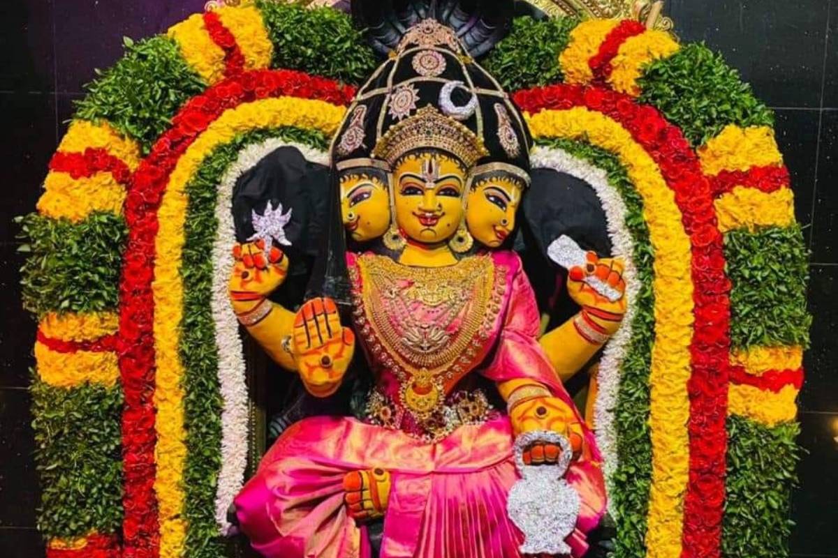 ஆடி வெள்ளியில் தவறியும் வாங்கக்கூடாத பொருட்கள்.., என்னென்ன தெரியுமா? | Aadi Month Friday Know The Rituals