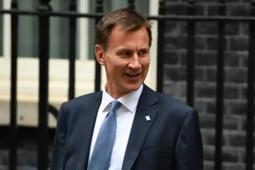 அனைத்து வரிக் குறைப்புகளும் இரத்து - பிரித்தானிய அரசாங்கம் அதிரடி அறிவிப்பு