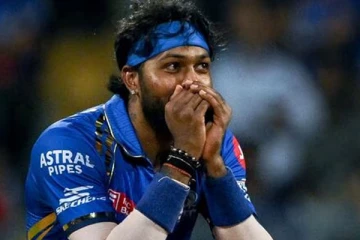 ஹர்திக் பாண்டியாவுக்கு அவ்வளவு சம்பளம் கொடுக்க முடியாது!! MI அணியில் ஏற்பட்ட குழப்பம்..