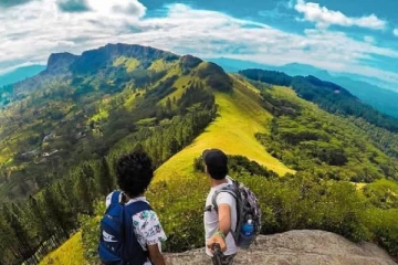 மலையில் வழி தவறி காணாமல் போன பாடசாலை மாணவர்கள்