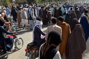 அந்த குடியிருப்புகள் எங்களுக்கு... 3,000 குடும்பங்களை நடுத்தெருவில் நிறுத்திய தாலிபான்கள்