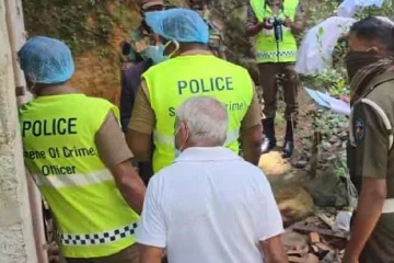කරාපිටියේ නිවසක නාන කාමරයකින් නරක් වූ මළ සිරුරක් හමු වෙයි