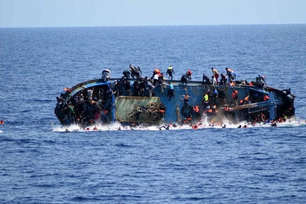 புலம்பெயர் பயணிகள் படகு கவிழ்ந்து 300 பேர் பலி | Migrant Passenger Boat Capsizes And 300 People Die